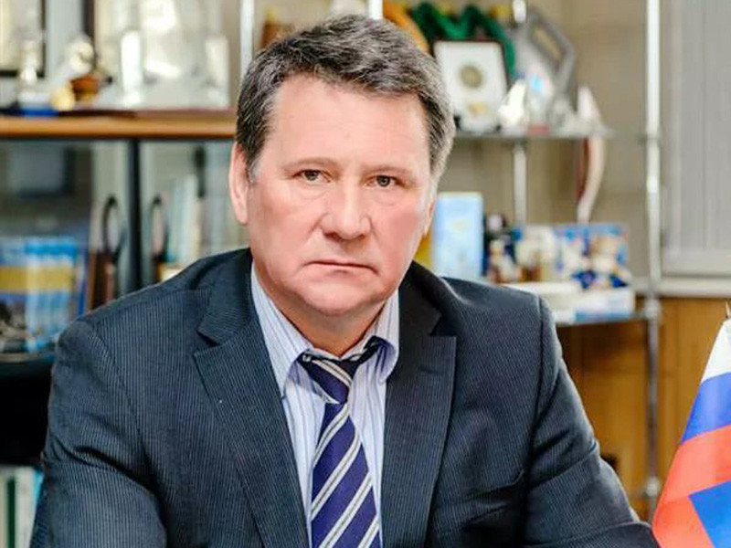 Бывший мэр Новокуйбышевска Владимир Фомин, ушедший в отставку несколькими днями ранее, скончался в больнице во вторник, 24 сентября