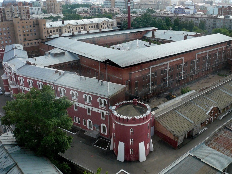 Члены Общественной наблюдательной комиссии (ОНК) Москвы обнаружили заключенных в старинных и давно не используемых казематах СИЗО "Бутырка". Камеры находятся в одной из четырех башен тюремного замка 18 века