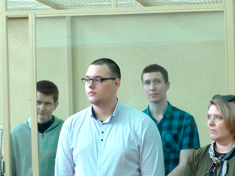 Ростовский областной суд вынес приговор троим местным жителям, обвиняемым в подготовке захвата здания областного правительства в день несостоявшейся "революции" 5 ноября 2017 года

