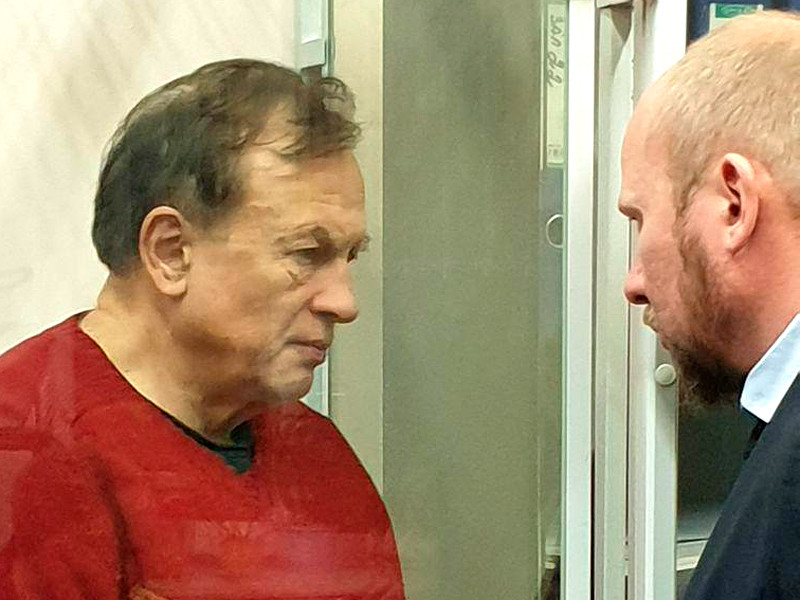 11 ноября суд в Санкт-Петербурге арестовал теперь уже бывшего 63-летнего доцента СПбГУ Соколова, который обвиняется в убийстве 24-летней сожительницы - аспирантки Ещенко. Обвиняемый вину признал
