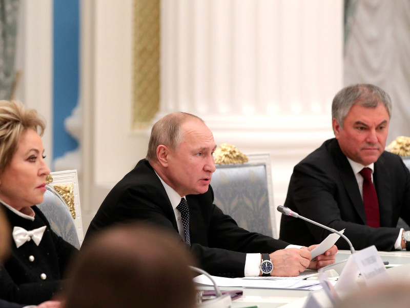 Путин поддержал идею изменить Конституцию, чтобы встроить местное самоуправление в вертикаль власти