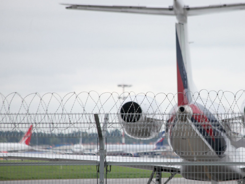 Самолет, выкатившийся за пределы полосы в Шереметьево, не получил повреждений