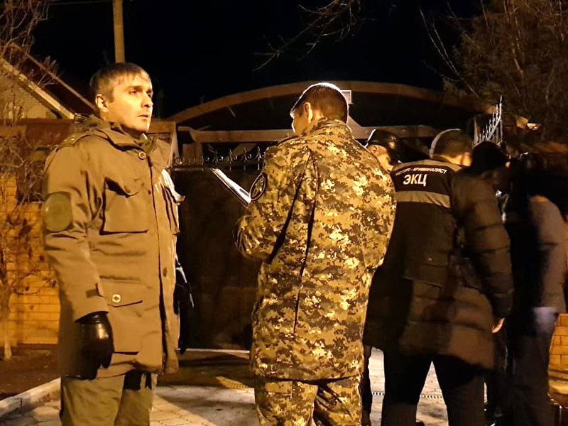 На сайте областного управления СК РФ говорится, что депутат и его супруга были убиты в "частном домовладении, расположенном по переулку Западному в городе Зернограде"