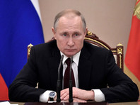 Президент РФ Владимир Путин 5 февраля заявил, что у аптек, повысивших цены на противовирусные препараты и маски, следует отбирать лицензии и закрывать те аптеки, которые существенно завысили цены