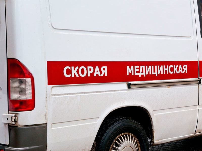 Минздрав и Следственный комитет Свердловской области проверят сообщения СМИ о том, что пациента, который не мог передвигаться сам, выбросили из машины скорой помощи в снег
