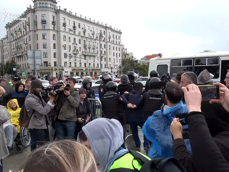Правозащитники не поверили на слово сенатору, рассказавшему о наказаниях за жесткий разгон протестующих в Москве