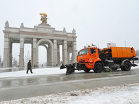 В Москве рекордное тепло сменилось метелью и сугробами