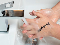 Так, гражданам рекомендуется часто мыть руки с мылом или же пользоваться спиртсодержащими или дезинфицирующими салфетками