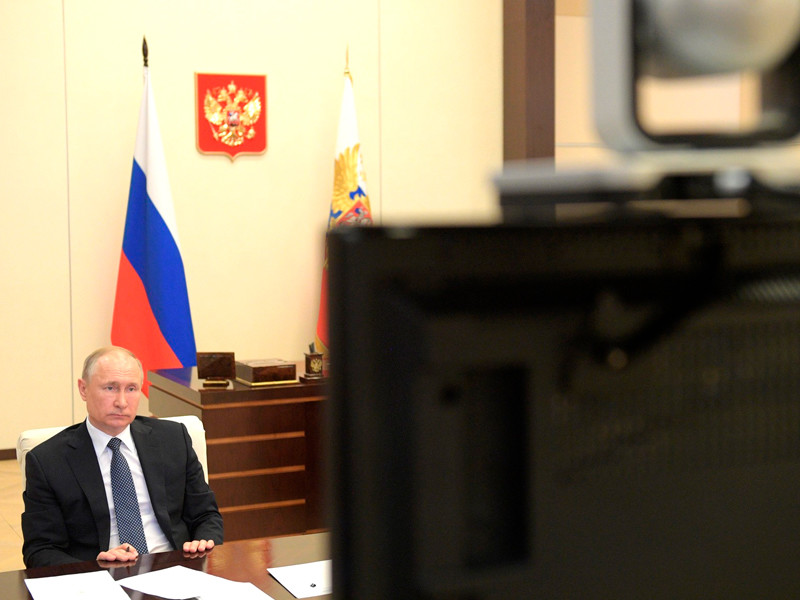 Владимир Путин провел совещание с экспертами по вопросам развития ситуации с коронавирусной инфекцией и мерам по её профилактике