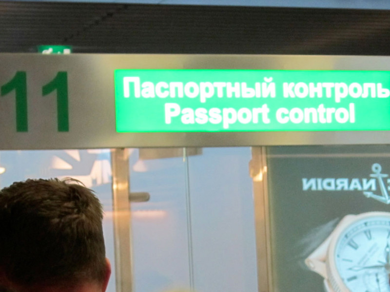 Россиянам, постоянно проживающим за границей, разрешили однократно покинуть РФ
