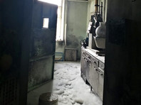 В лаборатории радиологического медцентра на пятом этаже взорвался химический газ, который не опасен для окружающих. В помещении были повреждены окно и дверь
