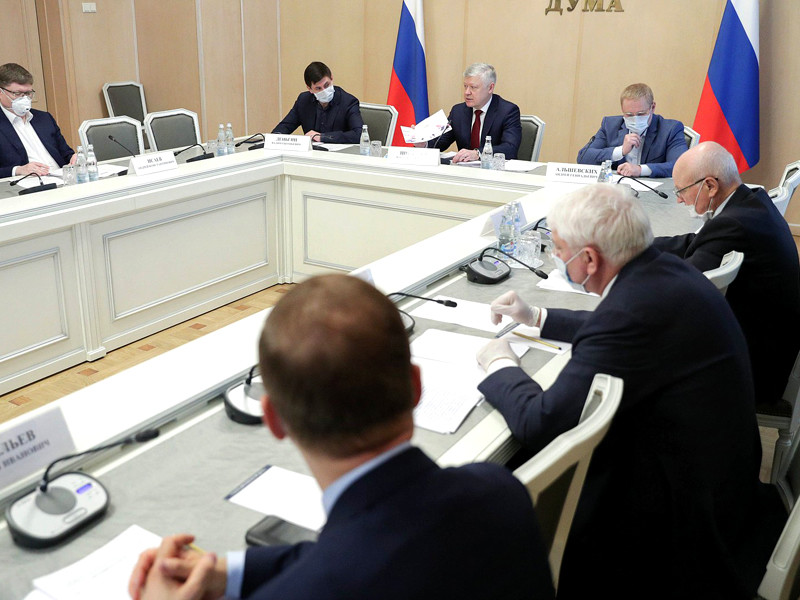 Нижняя палата парламента РФ подготовила законопроекты, направленные на борьбу с "вмешательством во внутренние дела" России