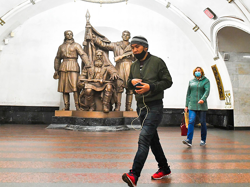 Нарушителей масочно-перчаточного режима в Москве пощадят только в первый день. Депздрав объяснил, какие носить перчатки и как