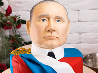 В Якутске ко Дню России подготовили выставку сделанных из торта президентов