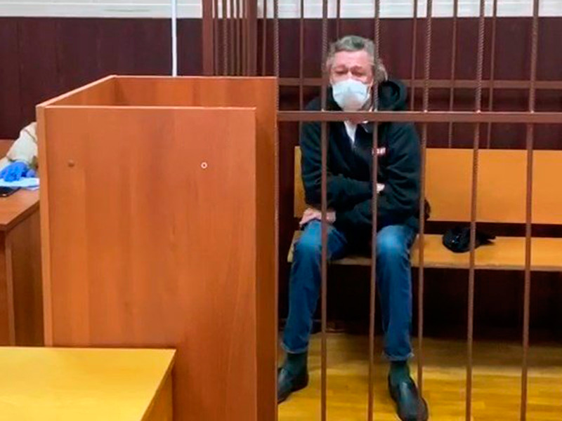 Адвокаты Ефремова объяснили его опьянение в день смертельной аварии смертью друга