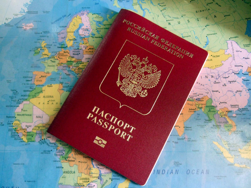 Российский паспорт "просел" в индексе ценности паспортов из-за ограничений по коронавирусу
