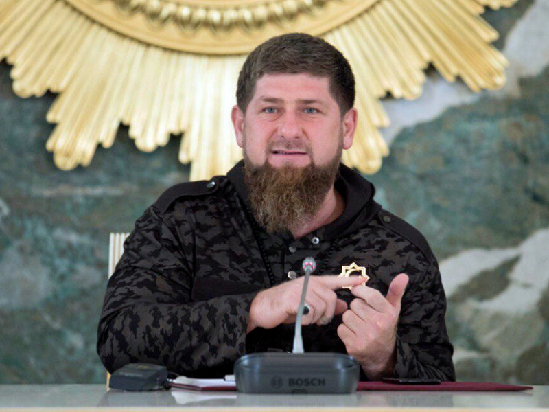 Чеченских учителей обязали написать комментарии в социальных сетях в поддержку главы региона Рамзана Кадырова