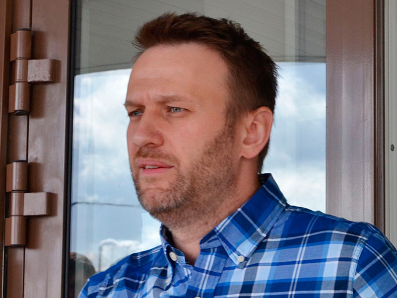Навальный попал в реанимацию без сознания с подозрением на отравление