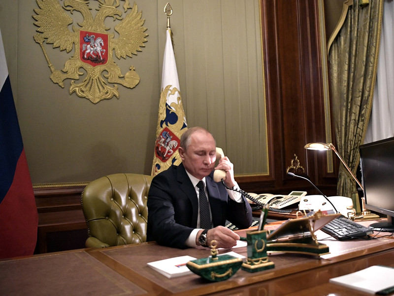 Владимир Путин обсудил по телефону с президентом Белоруссии Александром Лукашенко ситуацию с задержанием 33 граждан России