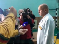 Заместитель главного врача больницы скорой помощи N1 Омска Анатолий Калиниченко сообщил журналистам, что политик находится в стабильном тяжелом состоянии и подключен к аппарату ИВЛ