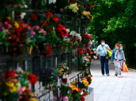 Moscow cemeteries were reopened to visitors in June