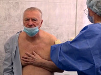Лидер ЛДПР Владимир Жириновский испытал на себе вакцину "Спутник V"