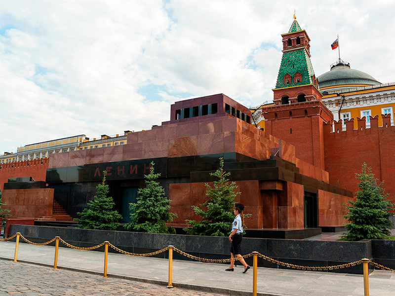 Союз архитекторов (СА) России объявил всероссийский конкурс на лучшую концепцию по ре-использованию мавзолея Ленина на Красной площади

