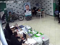 Волонтеры новосибирского штаба Навального попали в больницу после нападения неизвестного с едким веществом
