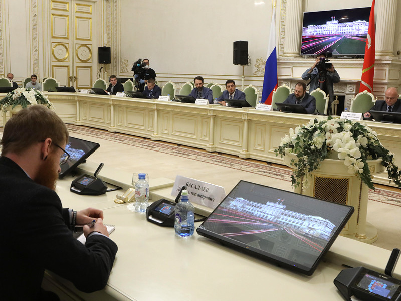 В Законодательном собрании Санкт-Петербурга в закрытом режиме состоялось заседание рабочей группы о корректировке закона "о наливайках"