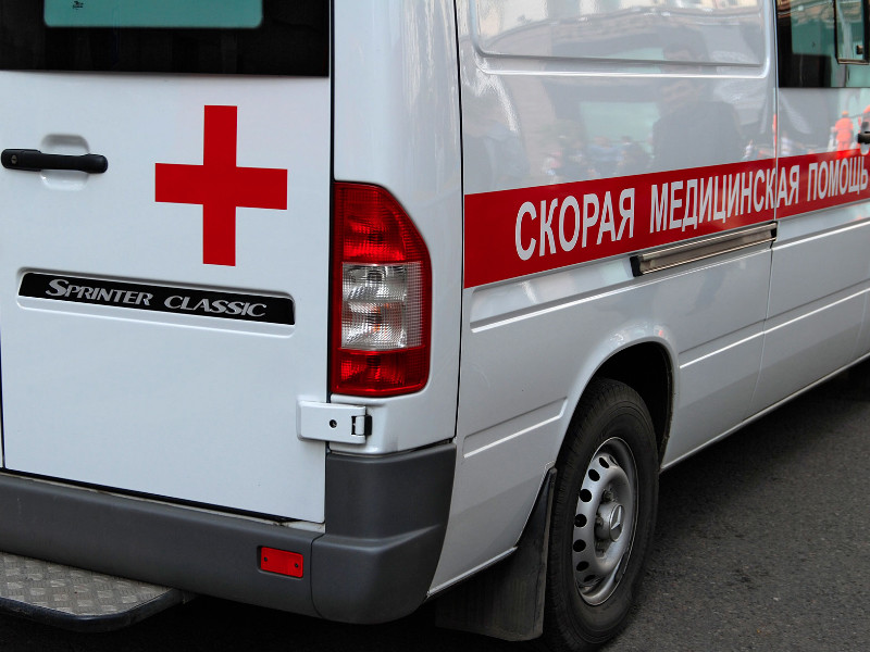 В Псковской области школьникам стало плохо на линейке, трое потеряли сознание