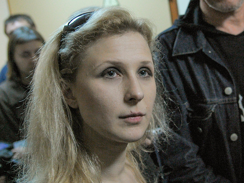 Полиция задержала участницу Pussy Riot Марию Алехину в дверях редакции "Дождя"