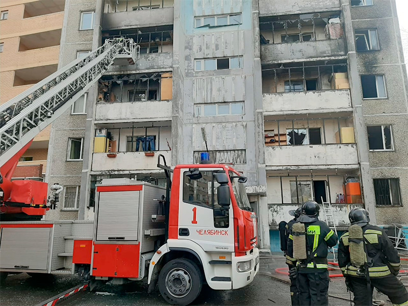 В Челябинске произошел взрыв в поликлинике городской больницы N2. По данным областного Минздрава, в здании загорелась и взорвалась кислородная будка
