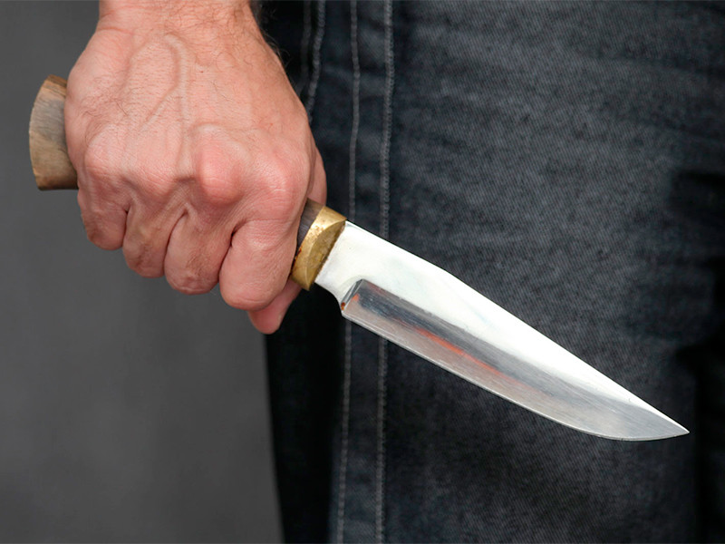 В Башкирии мужчина из города Белорецк ударил ножом жену, которая не захотела принять у него букет роз и золотое кольцо

