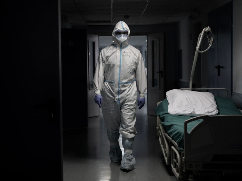 В России впервые за время пандемии за сутки умерли больше 500 человек