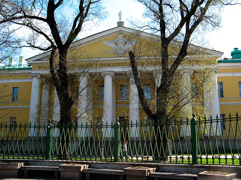 Санкт-Петербург, здание Мариинской больницы, 26 апреля 2014 года