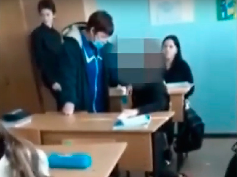 В Хабаровске после снятого на ВИДЕО конфликта школьника и уборщицы возбудили уголовное дело о побоях