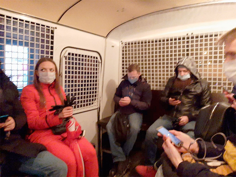 В Петербурге 15 человек задержали на акции солидарности у консульства Белоруссии