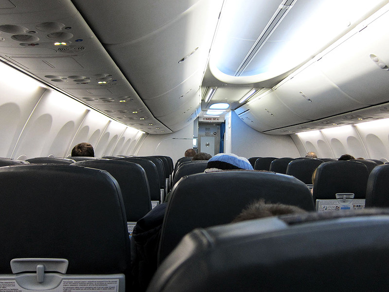 Компания "Аэрофлот" объявила об усилении контроля над соблюдением масочного режима на борту в связи со сложной эпидемиологической обстановкой