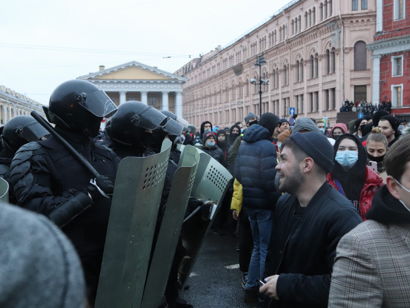 Число задержанных на массовых акциях протеста 23 января перевалило за 4000 	