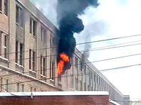 В Рязани эвакуировали 100 человек из-за пожара на заводе