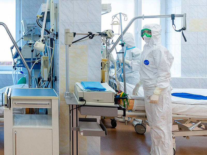 Число заразившихся коронавирусом в России за сутки возросло на 21 513, 580 человек умерли