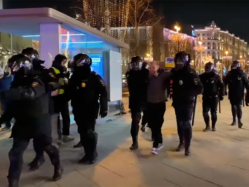 1,4 тысячи человек задержаны в 11 городах России после объявления приговора Навальному