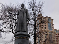  В Кремле сочли провокационным вопрос о возвращении памятника Дзержинскому на Лубянку 		
