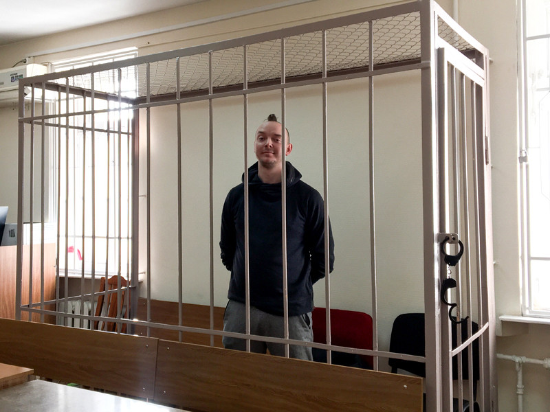 В Москве суд продлил арест журналисту Ивану Сафронову