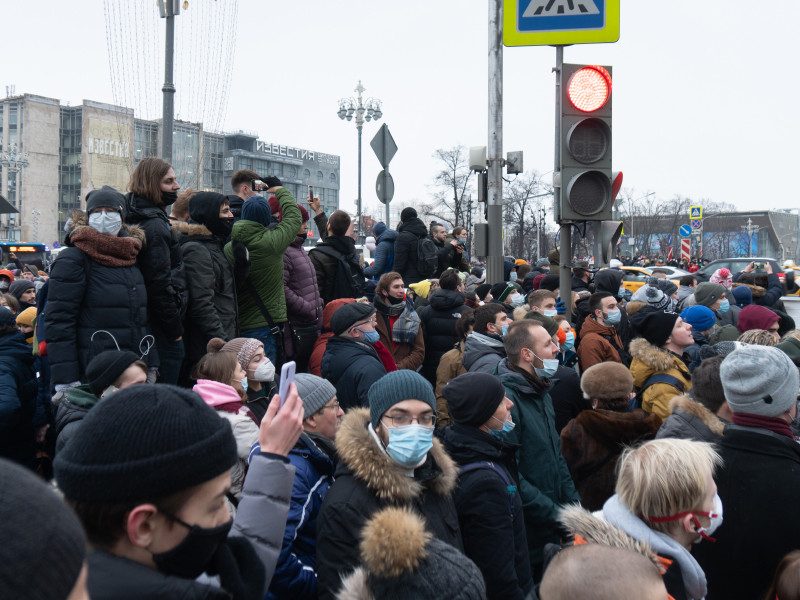 Иностранцев выдворяют из России с запретом на повторный въезд за поддержку протестов, даже белорусских 		