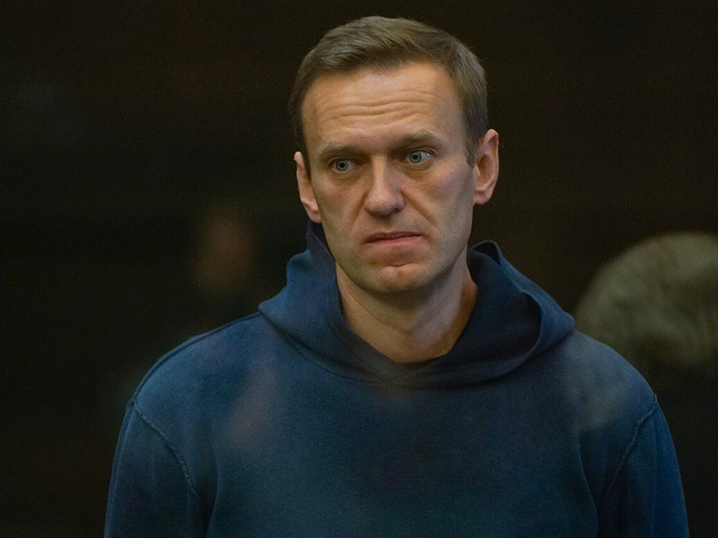  Алексей Навальный решил прекратить голодовку 		
