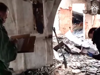 Следователи и криминалисты СК России проводят осмотр места происшествия в поселке Вешки