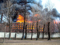 Пожар на "Невской мануфактуре", ставший крупнейшим в современной истории Петербурга, начался днем 12 апреля