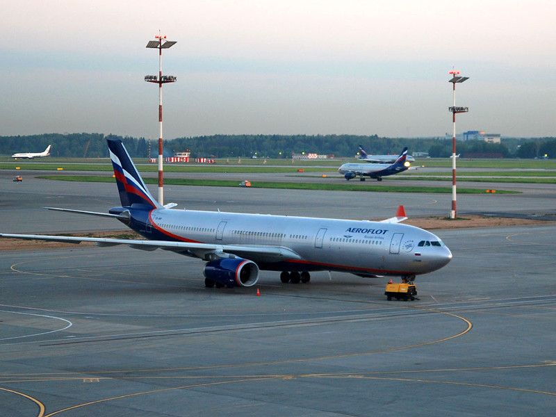 Компания "Аэрофлот" задержала более 50 рейсов из-за компьютерного сбоя