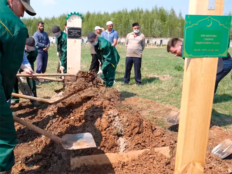 В Татарстане прошли похороны погибших в казанской школе